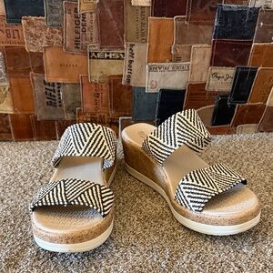 Bzees Black and White Patterned Platform Wedges